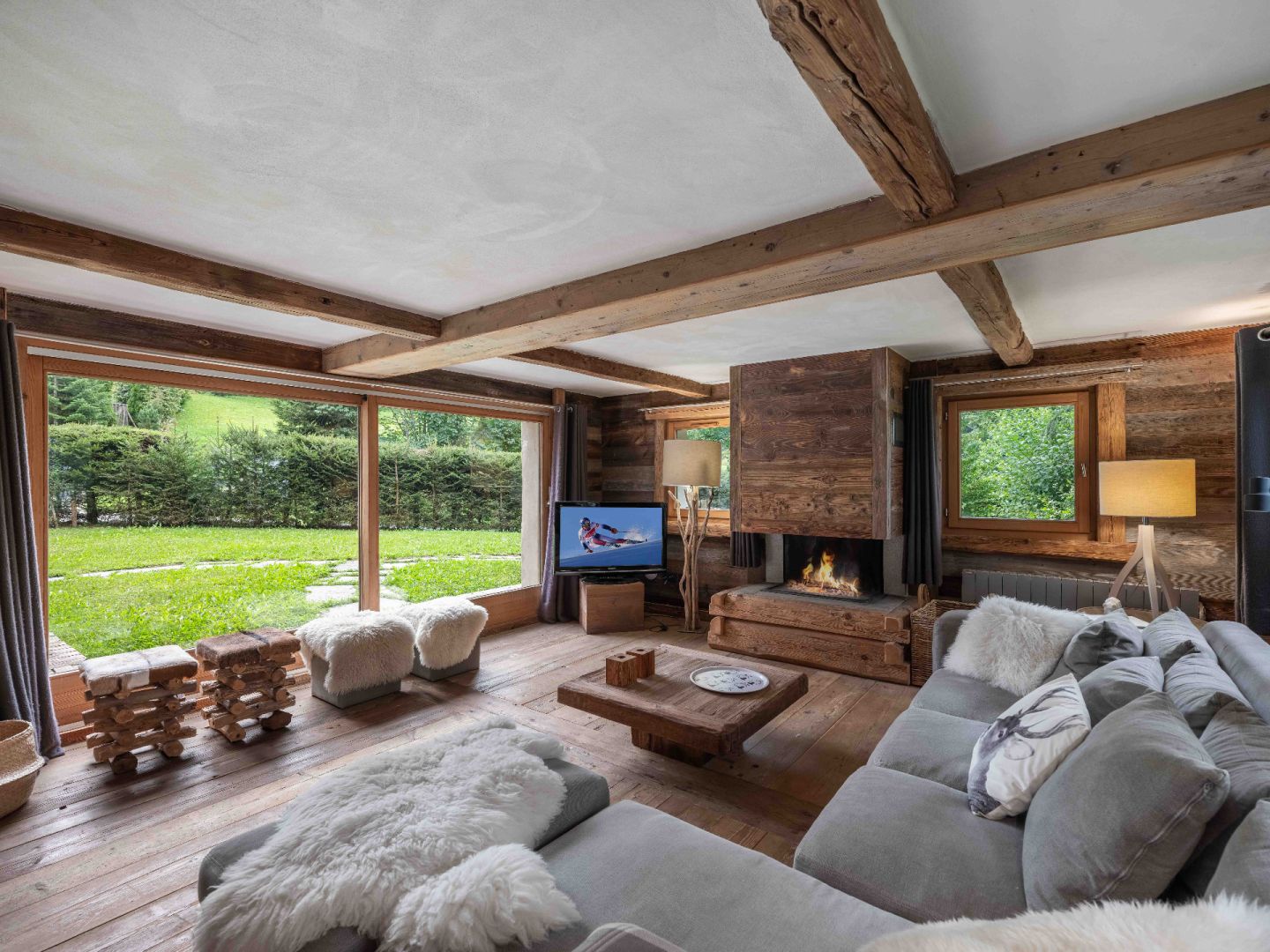 Renovated 4-Bedroom Duplex with Garage — resale property in Megève